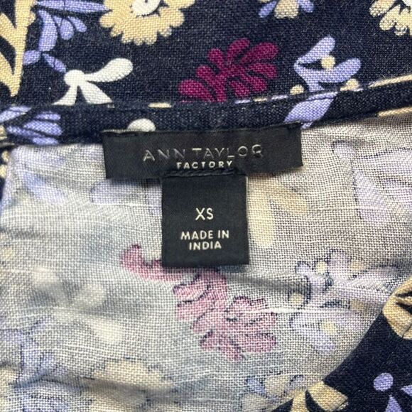 Ann Taylor Factory XS Blue Purple Floral Linen Blend Flowy Top Workwear Office - Picture 5 of 8